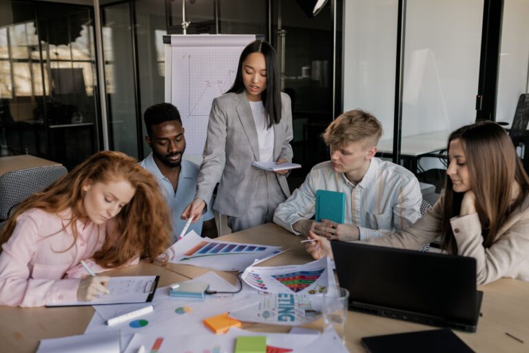 Driving Growth: How Cross-Functional Teams Master Data-Driven Marketing Strategy