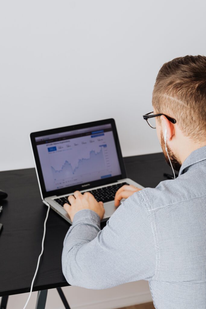 How to Leverage Data Analytics to Scale Your Online Business
