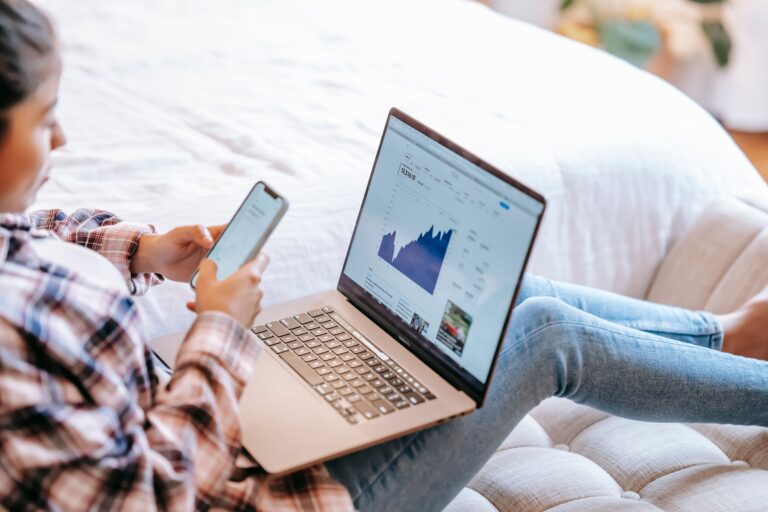 How to Build a Successful Social Media Marketing & Management Business From Scratch