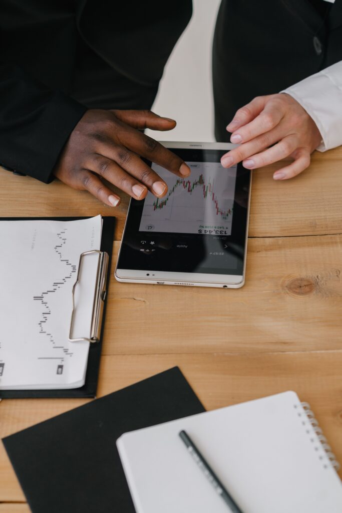 The Synergy of Data and Collaboration: Navigating Modern Business Environments