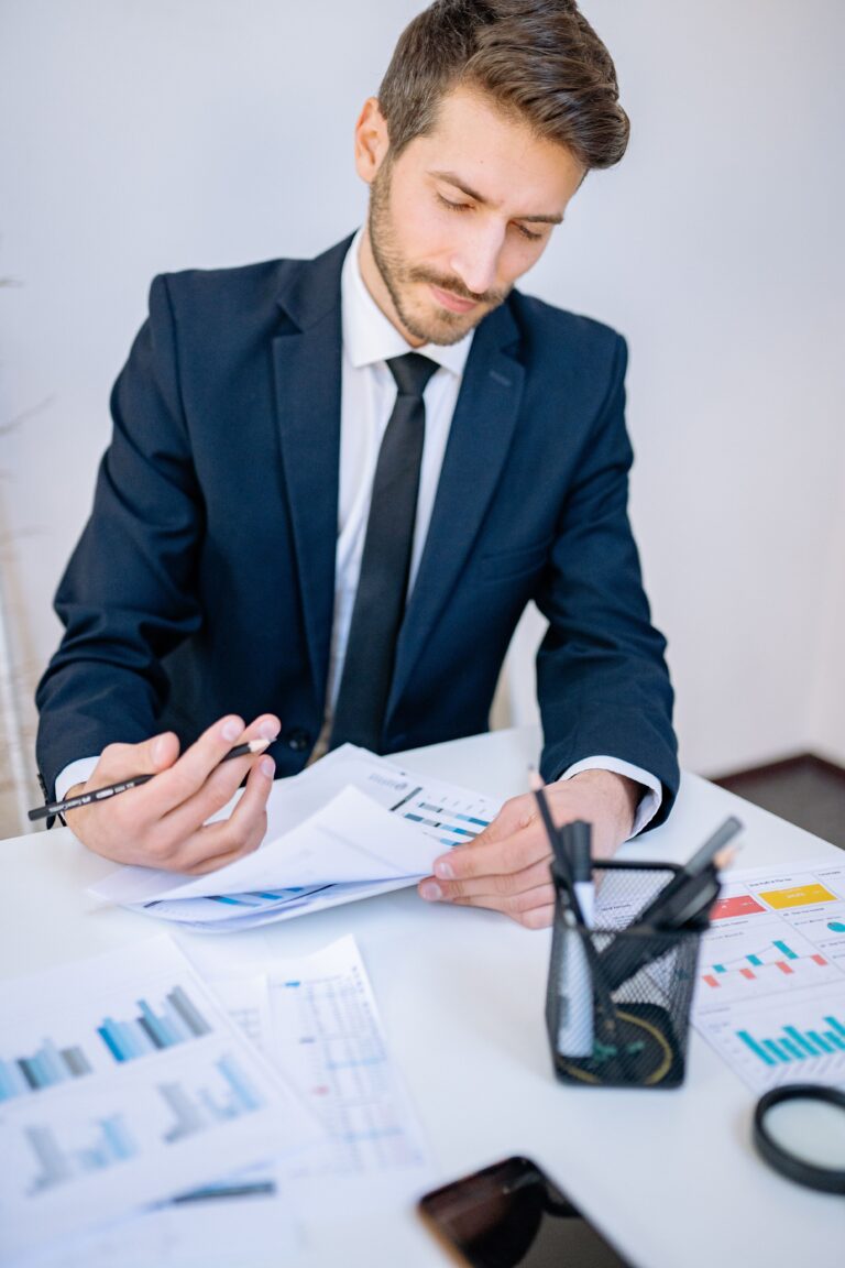The Architecture of Analytics: Transforming Raw Data into Strategic Business Value
