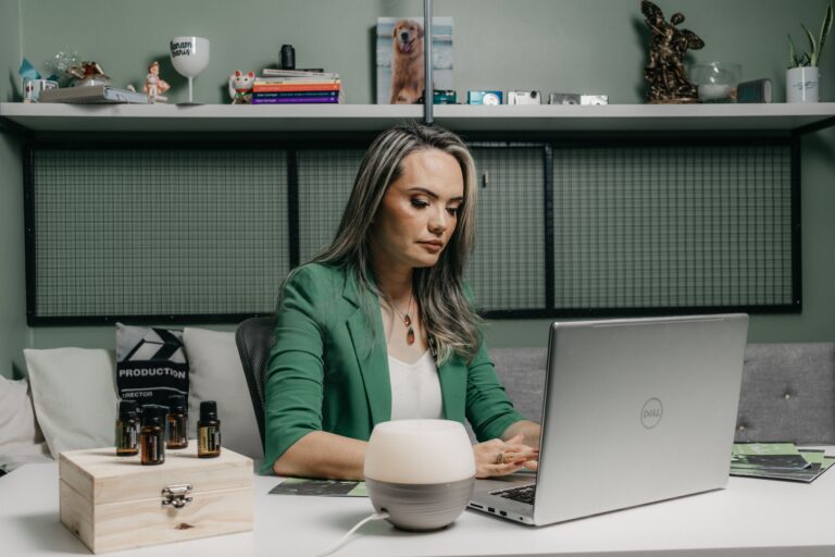 Starting a Low Cost Side Hustle Scaling into Full Time Business