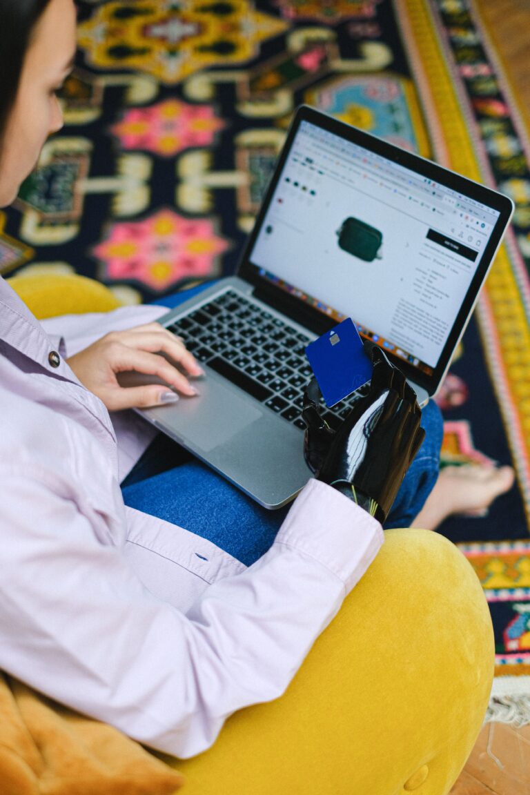 The Role of AI in Modern E-Commerce and Digital Business Growth