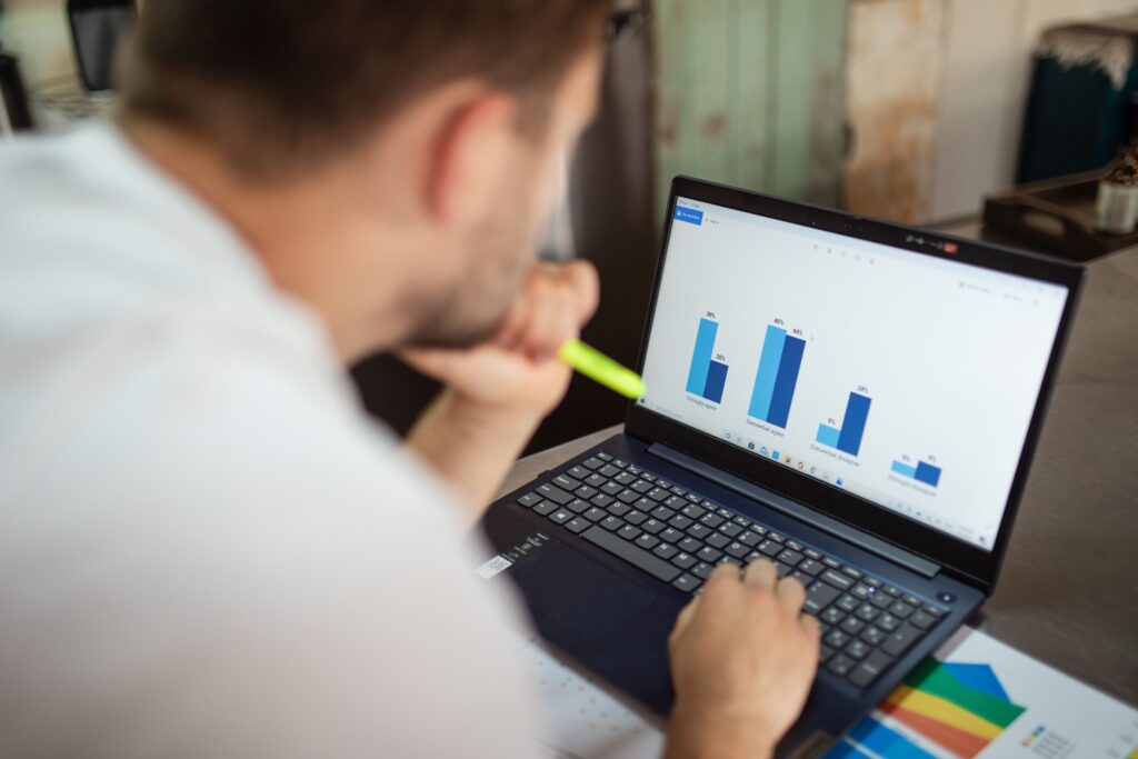 7 Proven Small Business Growth Strategies to Increase Revenue