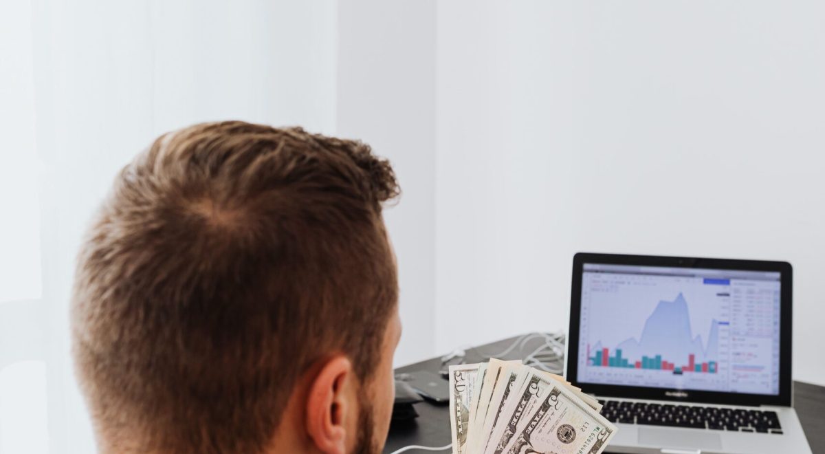 How to Build Sustainable Online Income Streams: Proven Business Models for Financial Growth