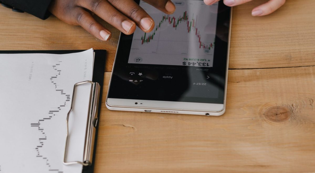 The Synergy of Data and Collaboration: Navigating Modern Business Environments
