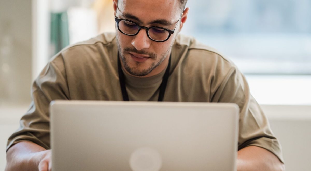 The Digital Entrepreneur: How Modern Technology is Redefining the Global Workforce