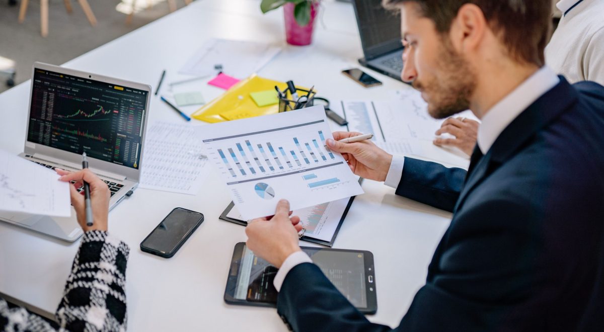 B2B Enterprise Client Retention & Account Expansion Architecture: How to Minimize Churn and Scale Net Revenue Retention (NRR)